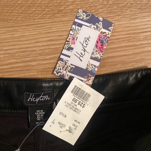 Pleather skirt - Picture 5 of 7